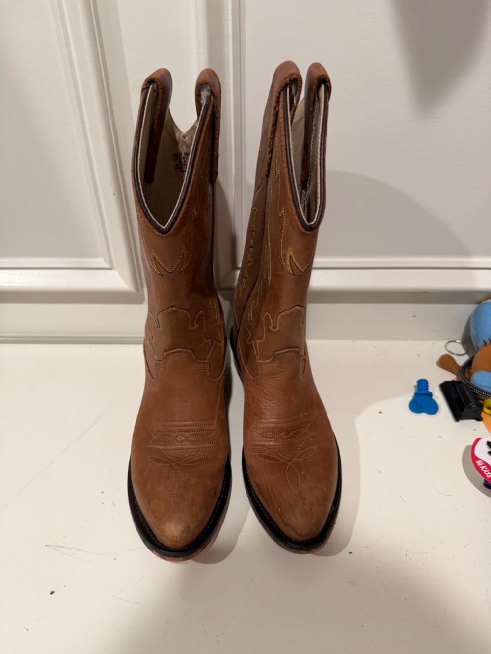 Old West brown cowboy boots with tan trim
